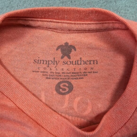 Simply Southern Shirt Womens Small Coral Dreamcatcher Feathers Catch Your Dreams - Picture 5 of 5